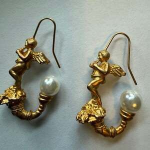 Vintage Goldtone Cherub Dangle Earrings